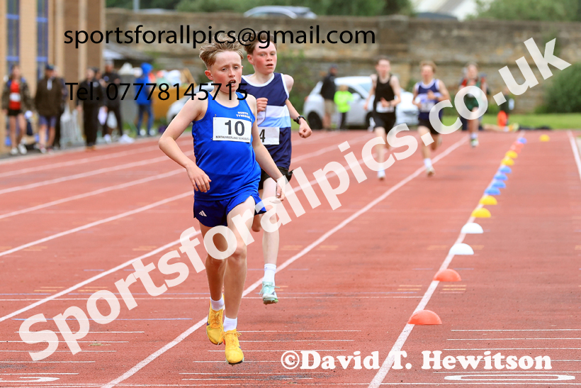 Middle Distance, 2026 Northumberland Schools Track and Field, Wentworth, Hexhan. Photo: David T. Hewitson/Sports for All Pics
